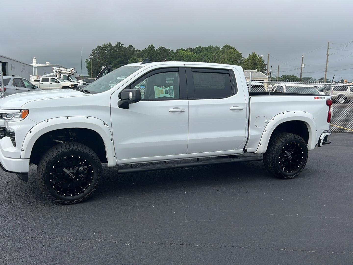 New 2026 Summit White Chevrolet RST image 43