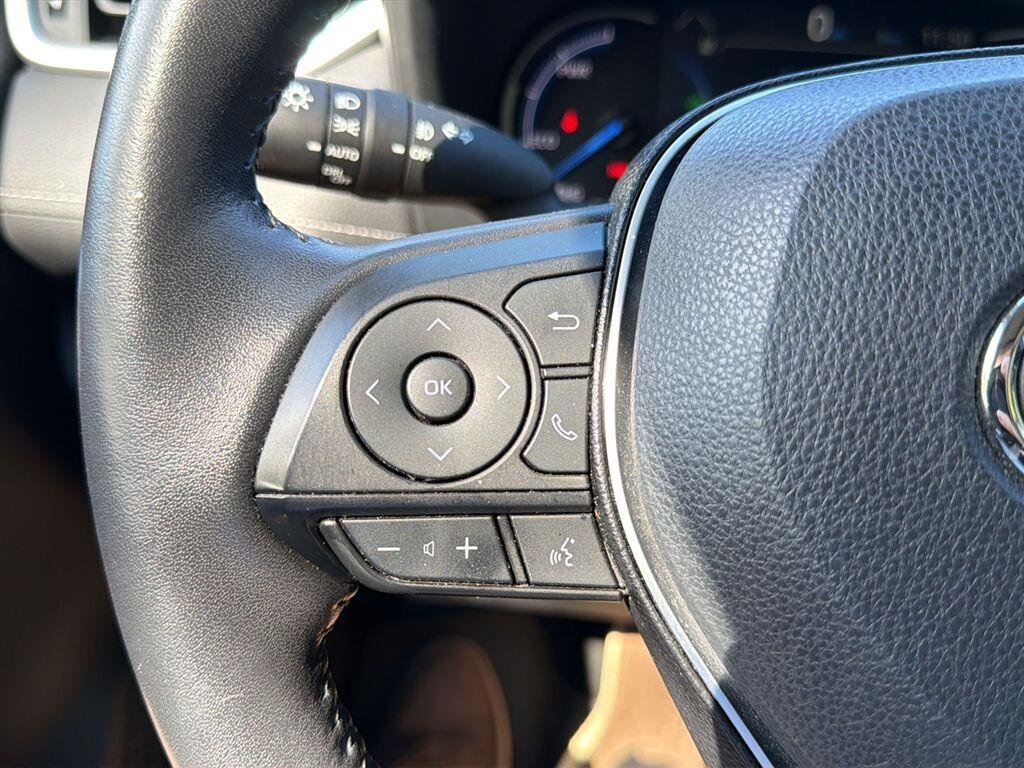 Used 2019 Blizzard Pearl Toyota Limited image 23