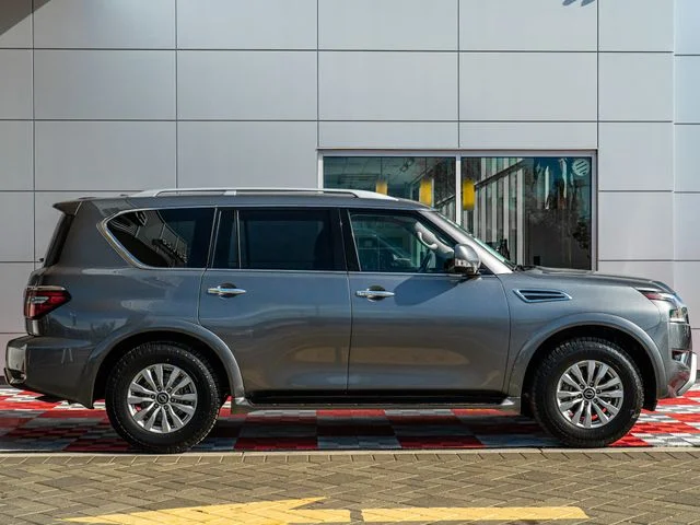 Used 2024 Gray Nissan SV image 6