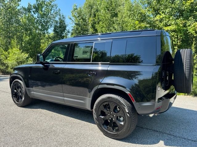 New 2026 Santorini Black Land Rover S image 7