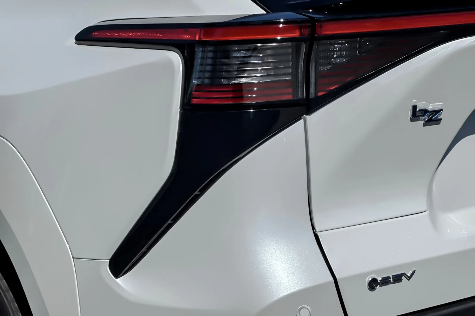 New 2027 Wind Chill Pearl <sup>1</sup> Toyota  XLE image 31