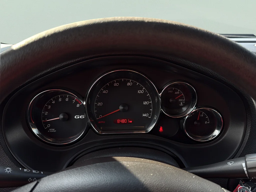 Used 2009 Carbon Black Metallic Pontiac Base image 23