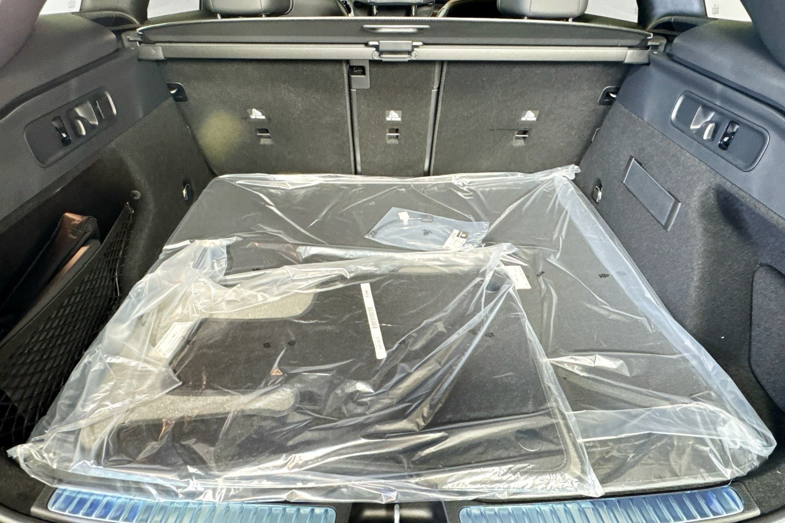 New 2026 Cirrus Silver Metallic Mercedes-Benz GLC 300 image 24
