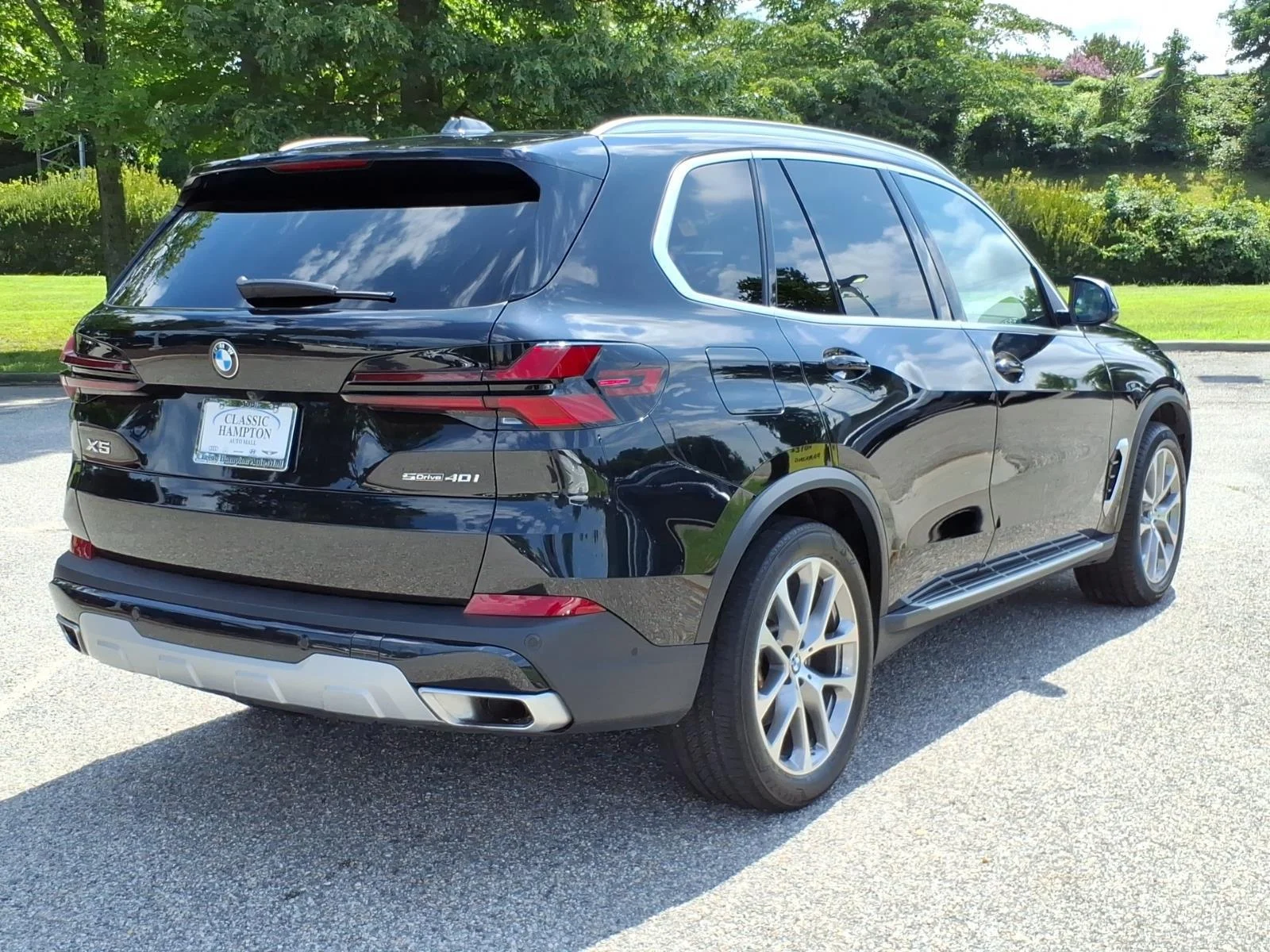 Used 2026  BMW sDrive40i image 8