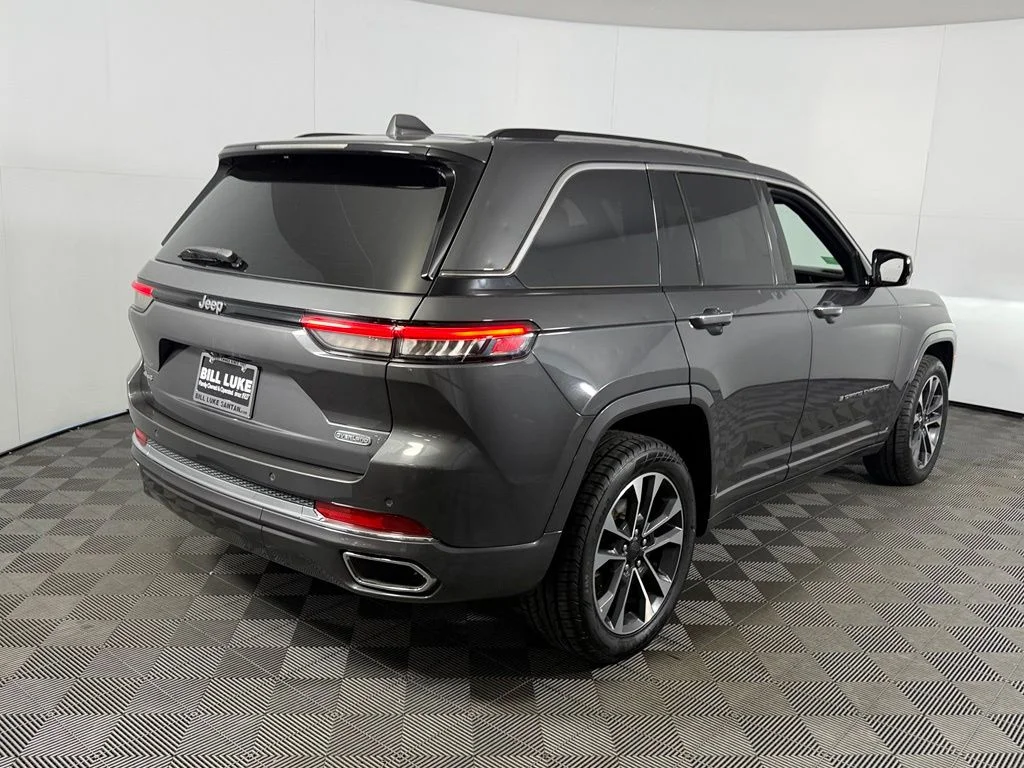 Used 2022 Gray Jeep Overland image 6
