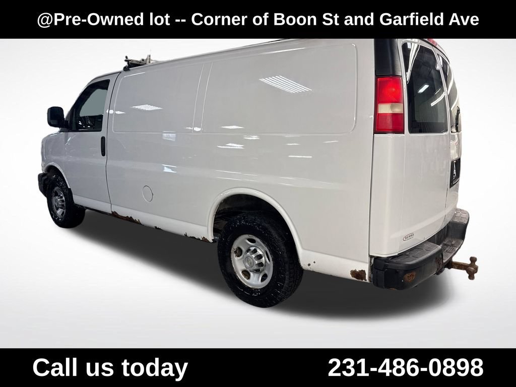 Used 2013 SUMMIT WHITE Chevrolet BASE image 3