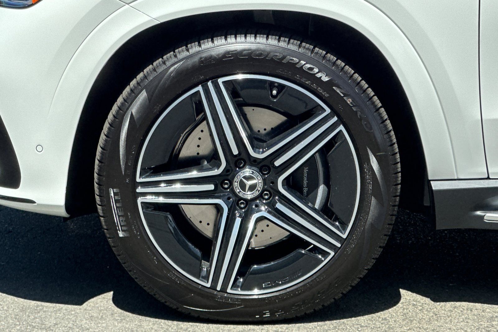 New 2026 White Mercedes-Benz GLE 450 image 26