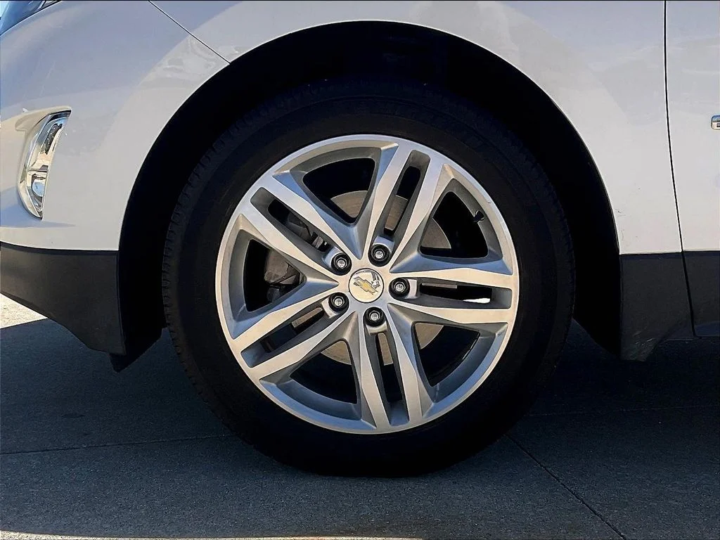 Used 2020 White Chevrolet Premier image 17