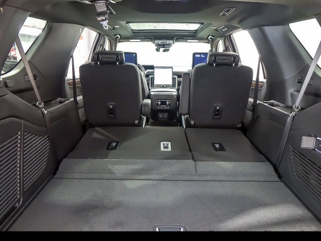 2027 GMC Yukon Denali - Photo 22
