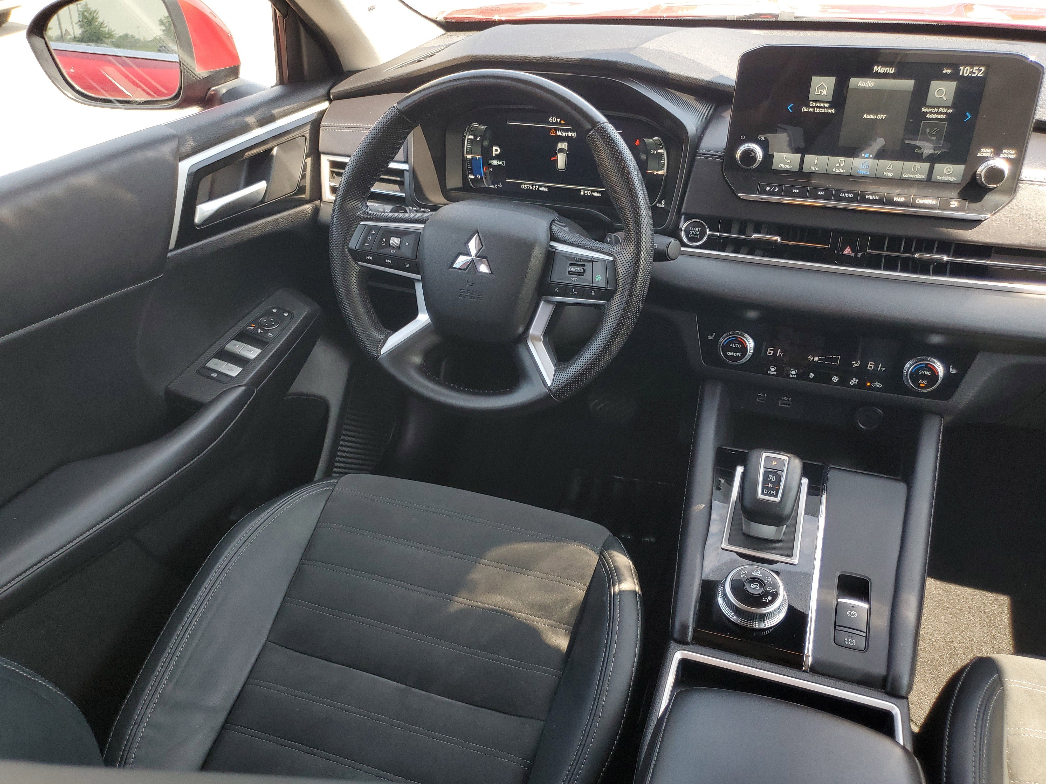 Used 2023 Red Mitsubishi SE image 13