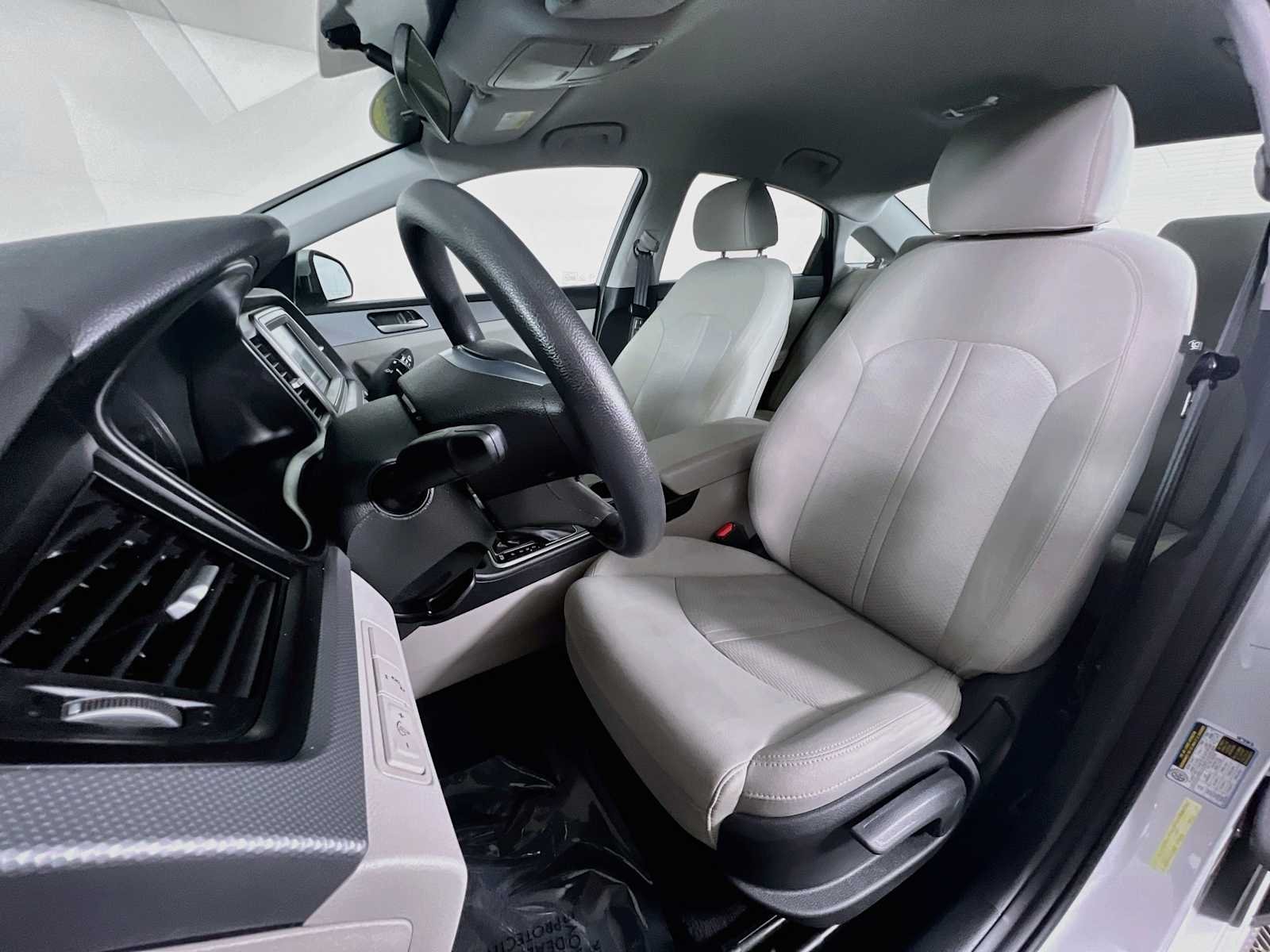 Used 2018 Symphony Silver Hyundai SE image 20