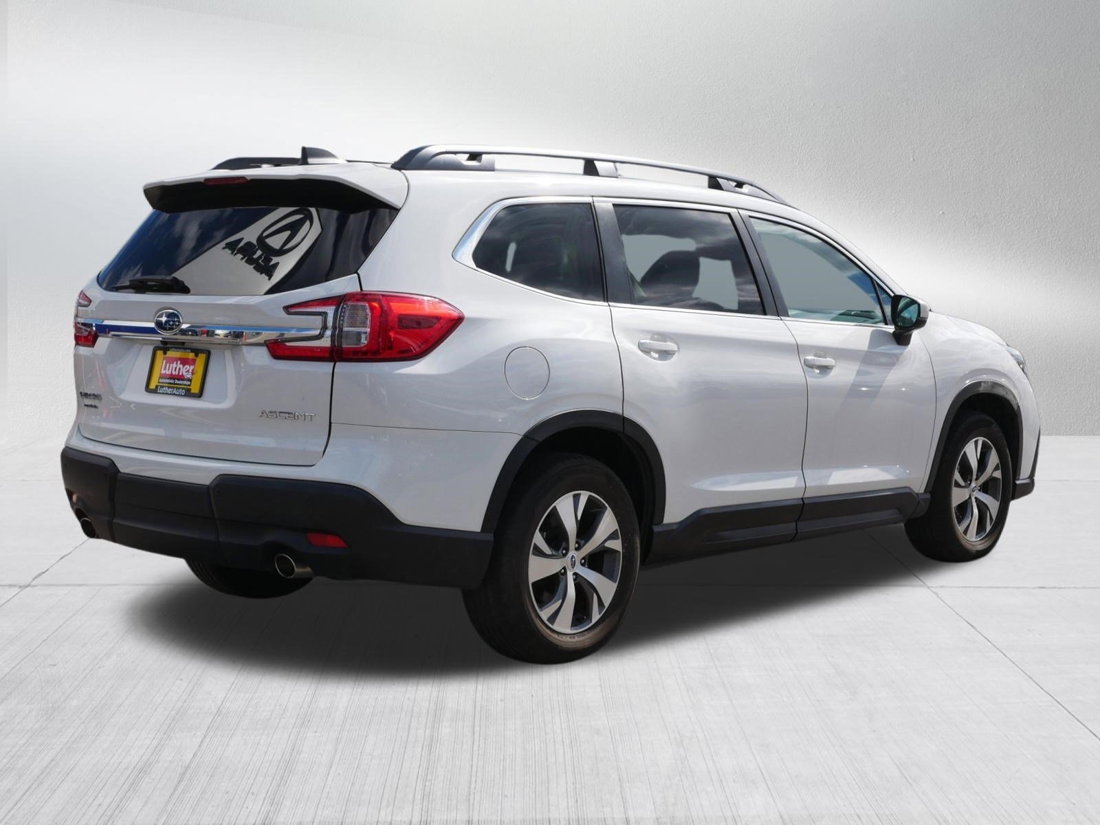 Used 2025 Crystal White Pearl Subaru Premium image 7