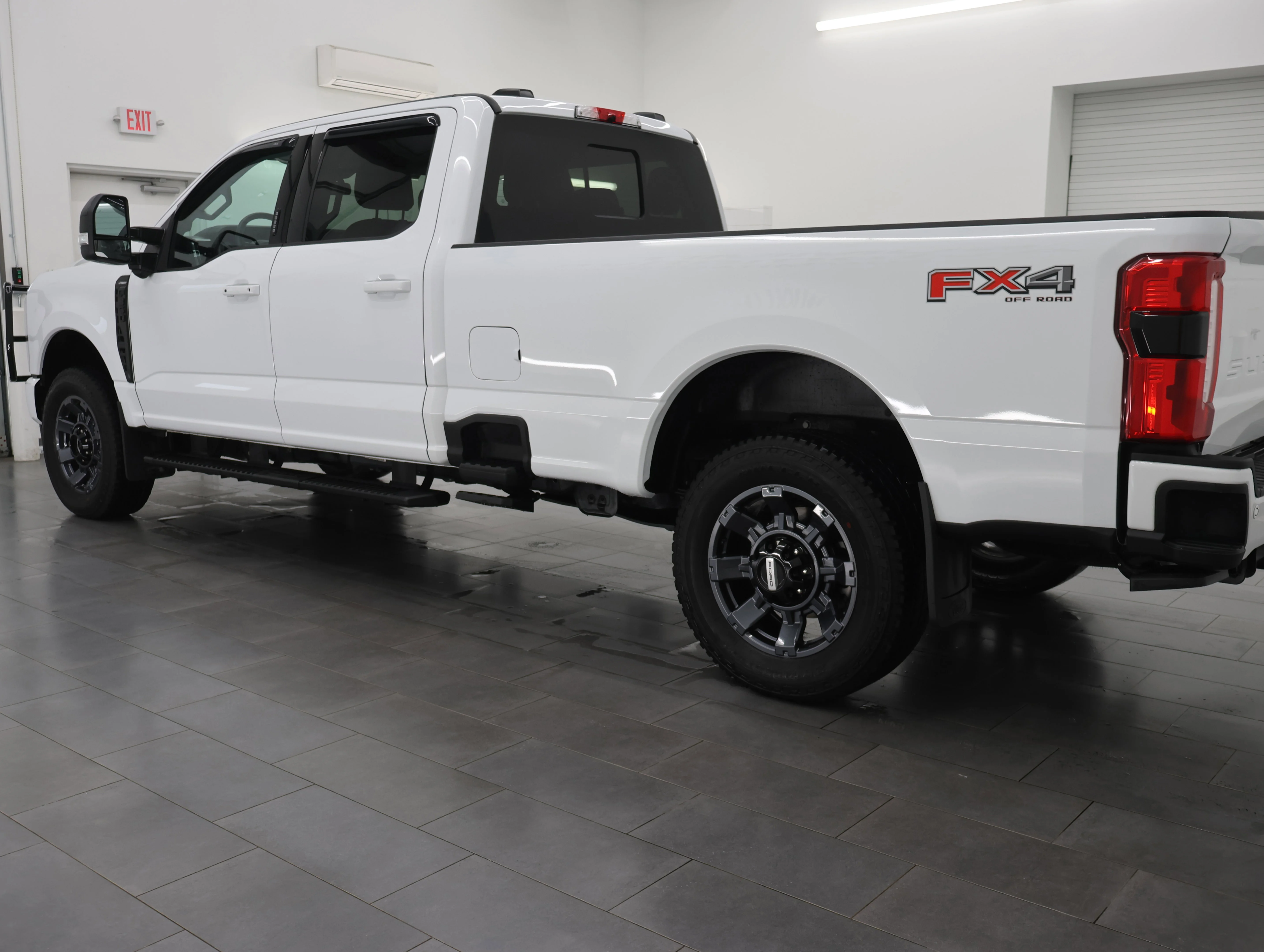 Used 2024 Oxford White Ford Lariat image 6