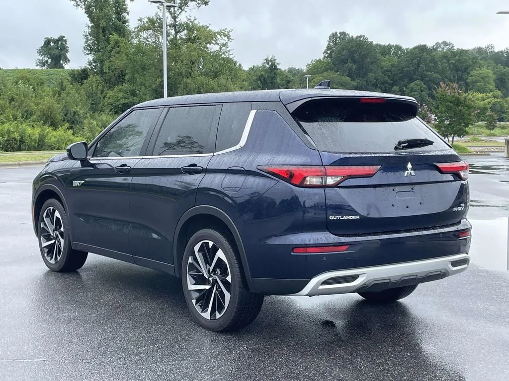 2025 Mitsubishi Outlander Plug-in Hybrid SE - Photo 27
