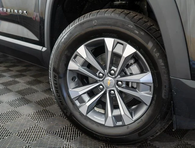 New 2027 Mosaic Black Metallic Chevrolet LT image 8