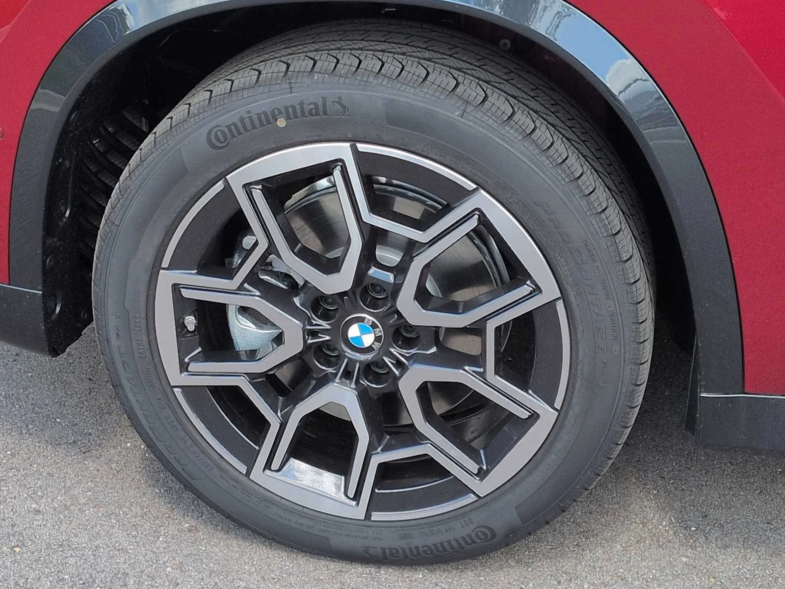New 2026 Vegas Red Metallic BMW xDrive28i image 13