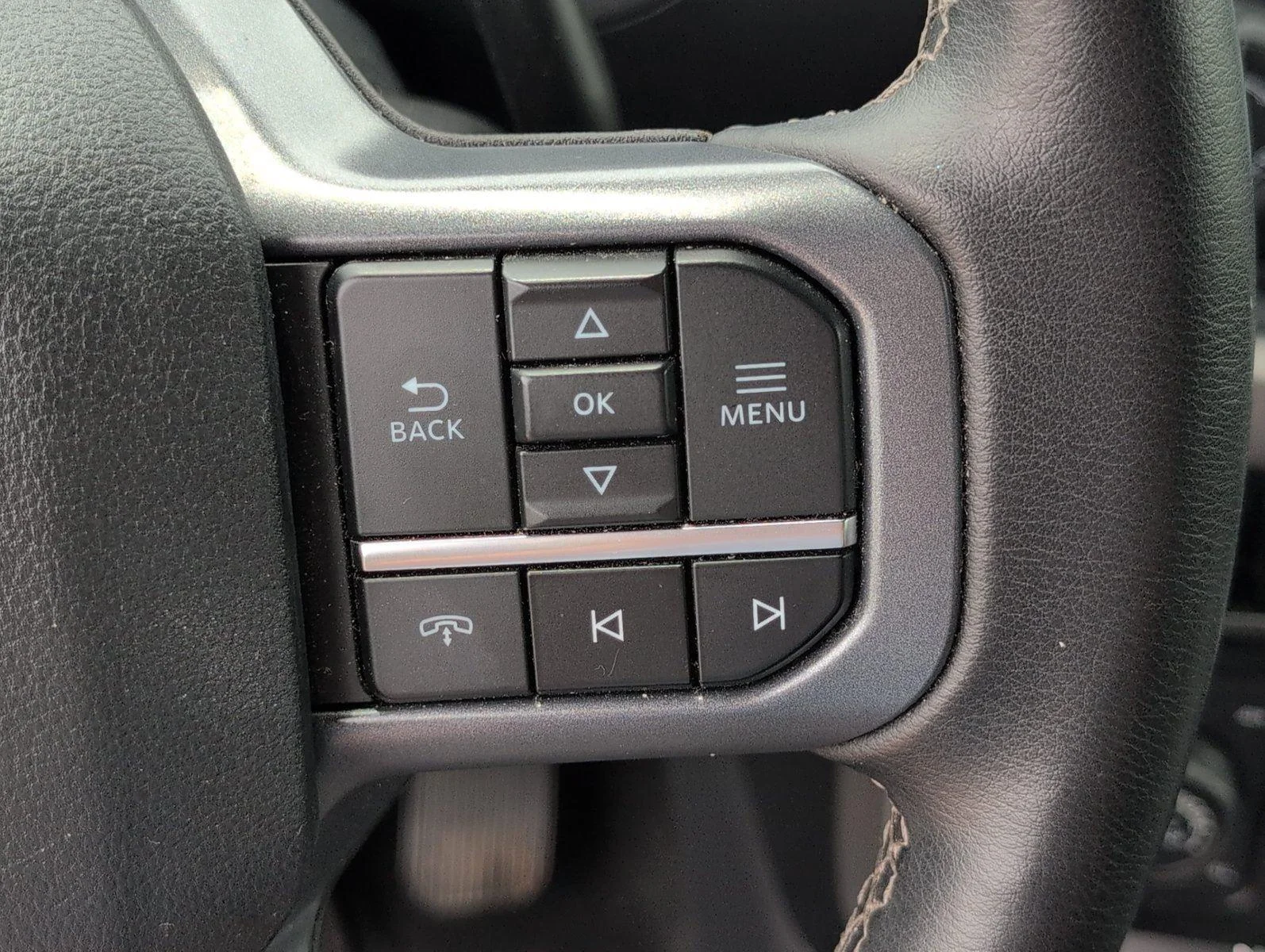 Used 2024 Iconic Silver Ford XLT image 26