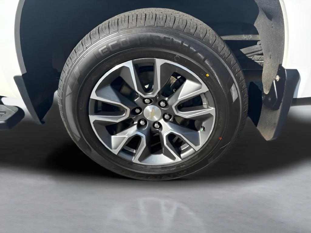 Used 2024 Summit White Chevrolet LT image 79