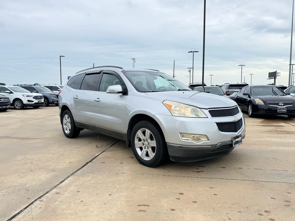 Used 2011 Silver Ice Metallic Chevrolet LT w/1LT image 3