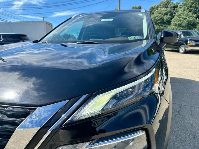 Used 2023 Black Nissan SL image 56