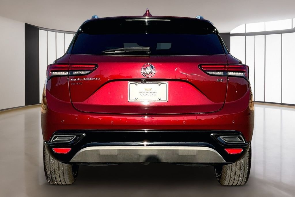 Used 2022 Red Buick Preferred image 4