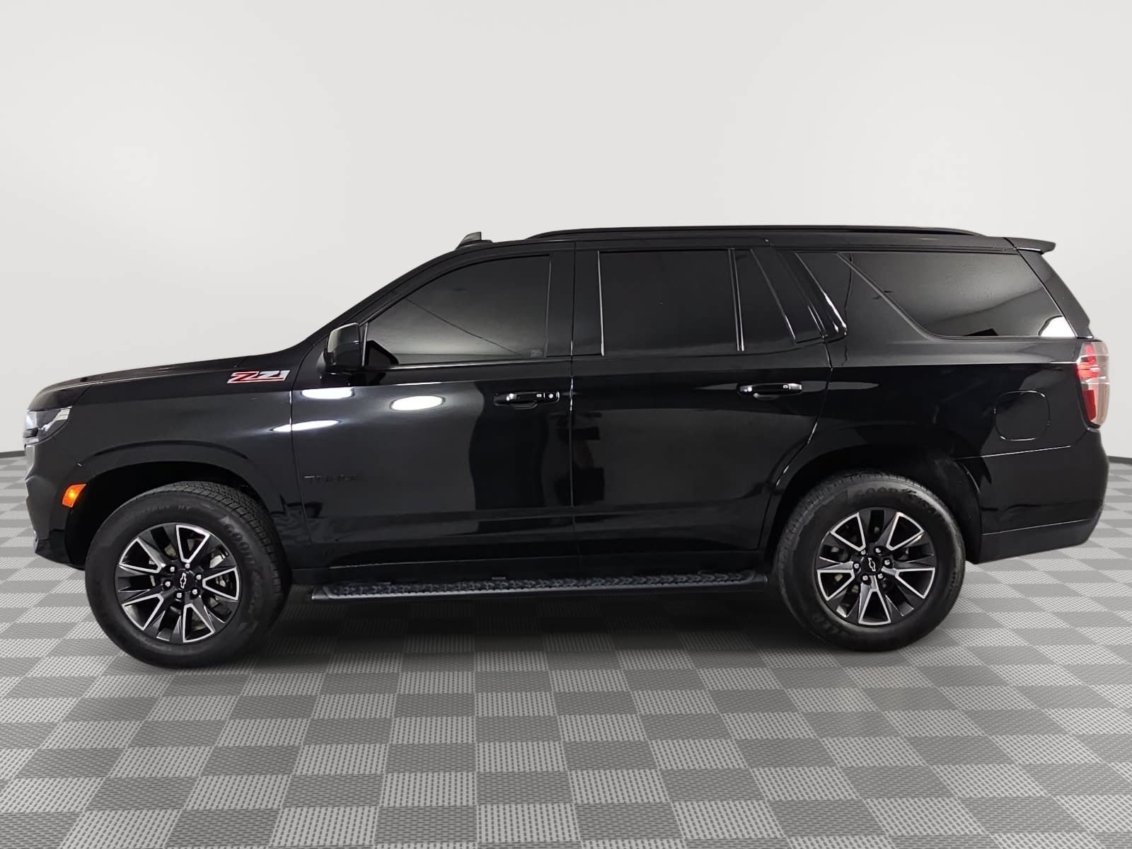 Used 2021 Black Chevrolet Z71 image 5