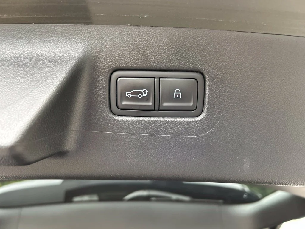 Used 2024 Green Hyundai Limited image 35