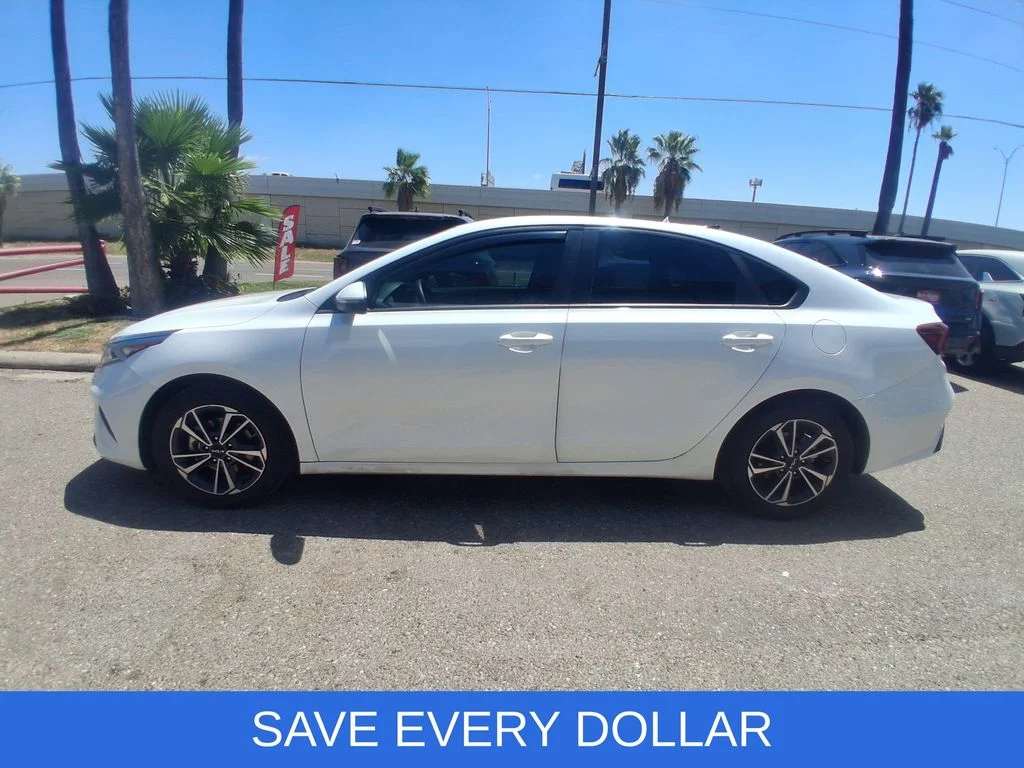 Used 2024 White Kia LXS image 4