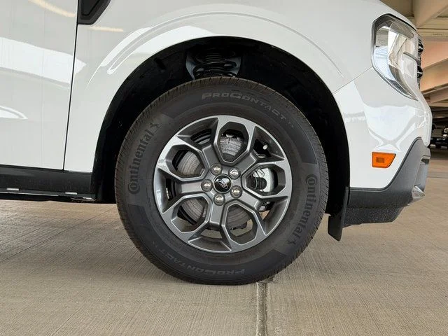New 2025 Oxford White Ford XLT image 8
