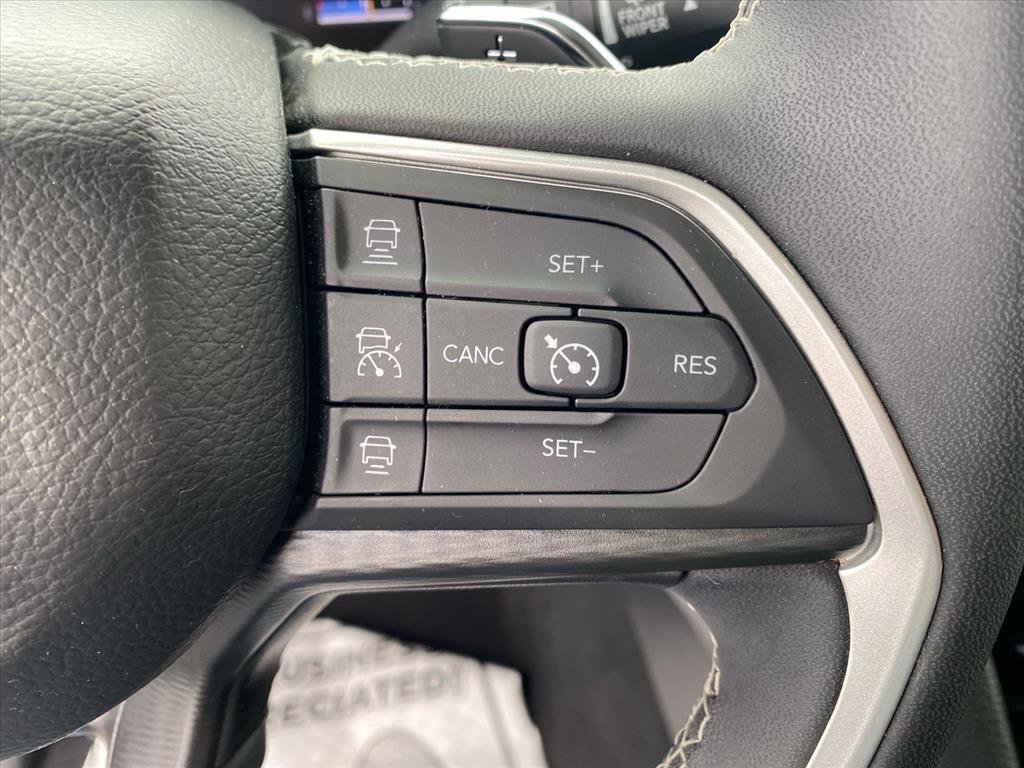 Used 2023 Bright White Clearcoat Jeep Laredo image 15