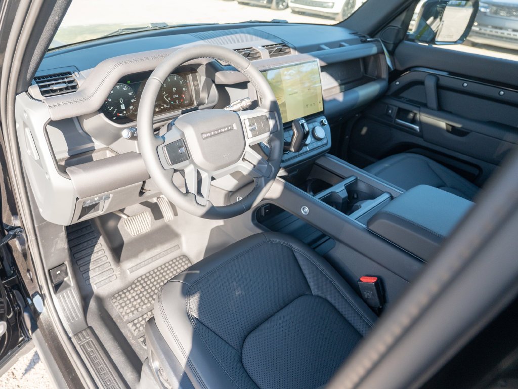 New 2026 Santorini Black Land Rover S image 11