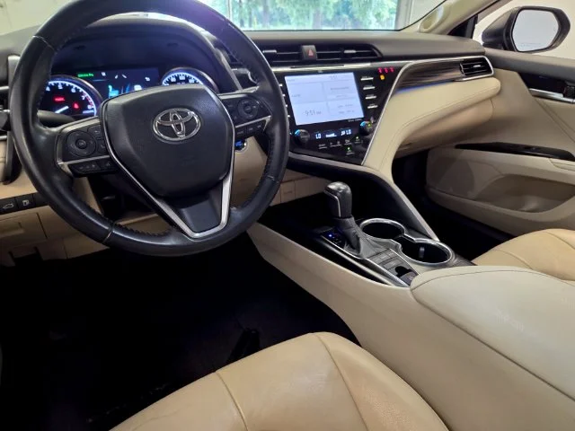Used 2018 Brown Toyota XLE image 15