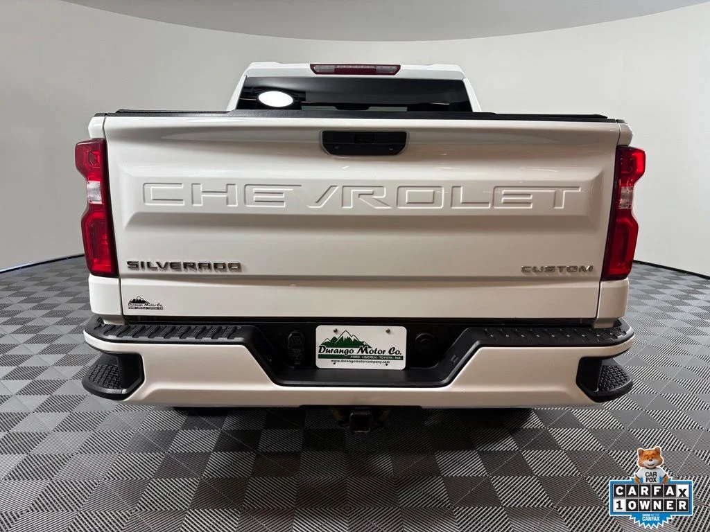 Used 2021 White Chevrolet Custom image 9