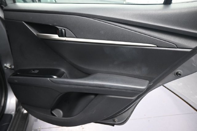 Used 2025  Toyota SE image 15