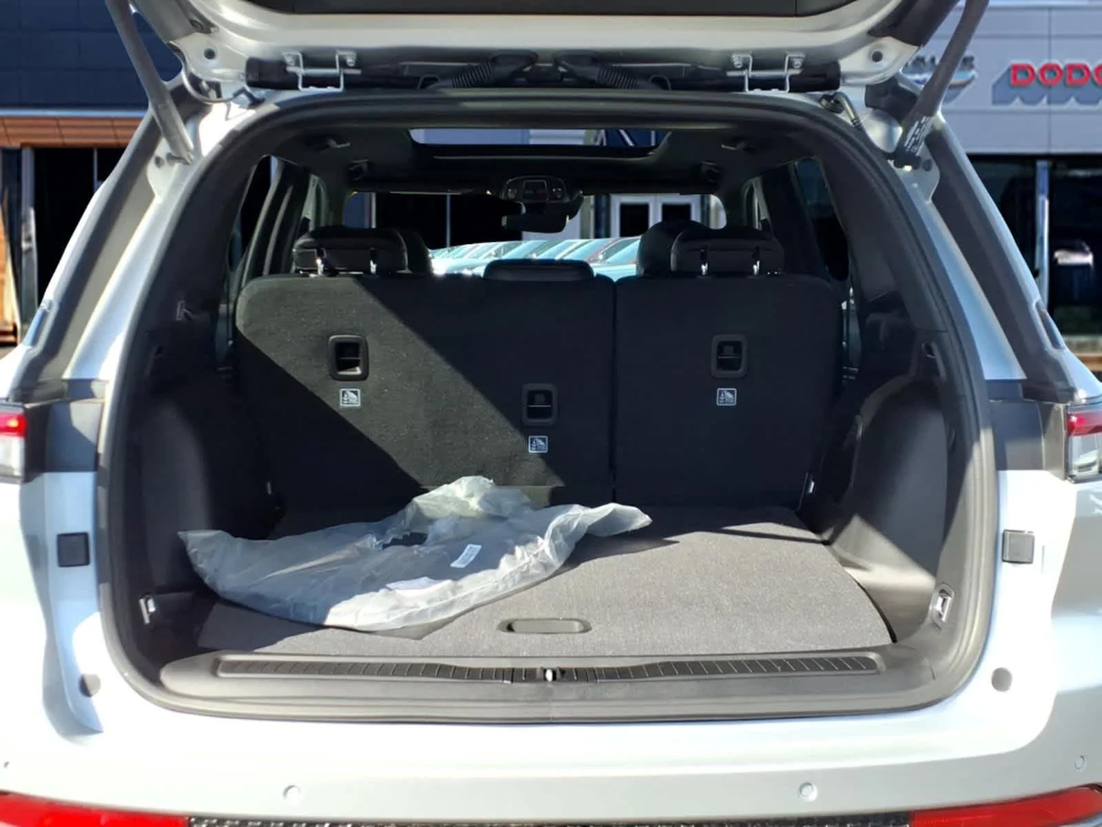 New 2026 Silver Zynith Jeep Laredo Altitude image 6