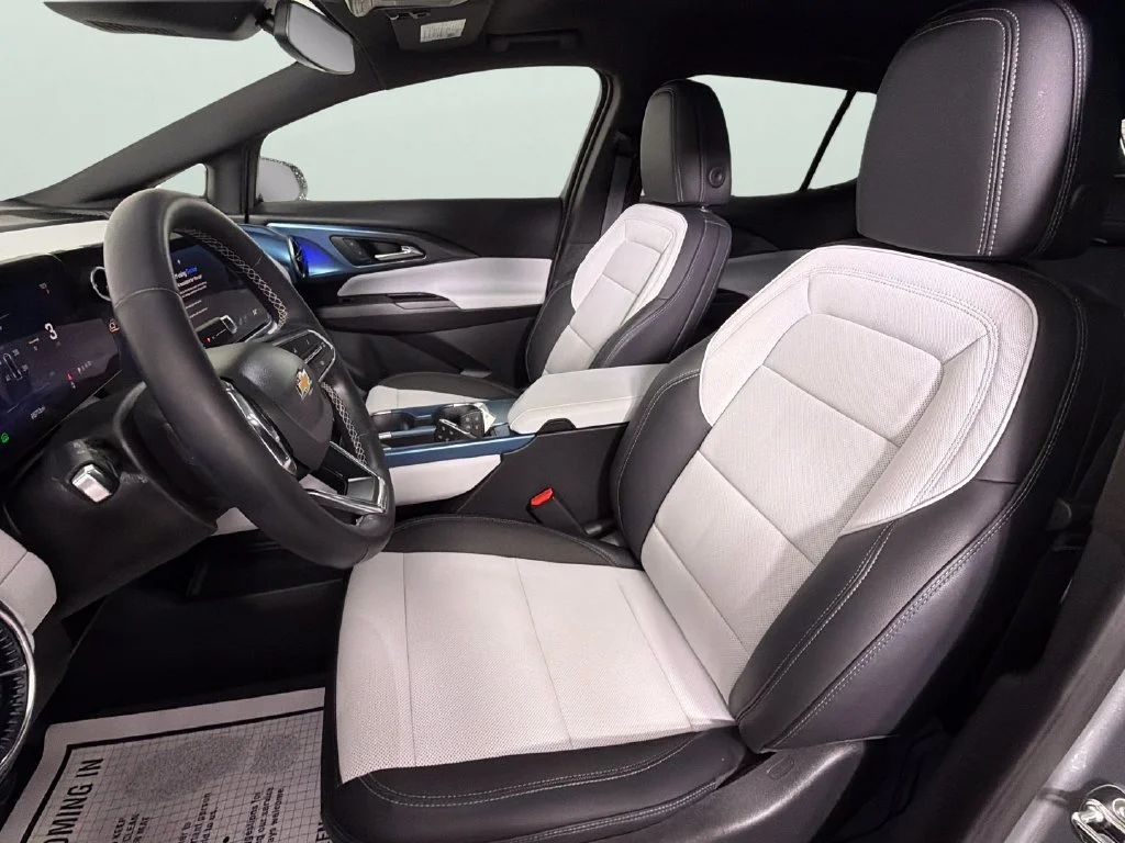 Used 2024 Sterling Gray Metallic Chevrolet 3LT image 18