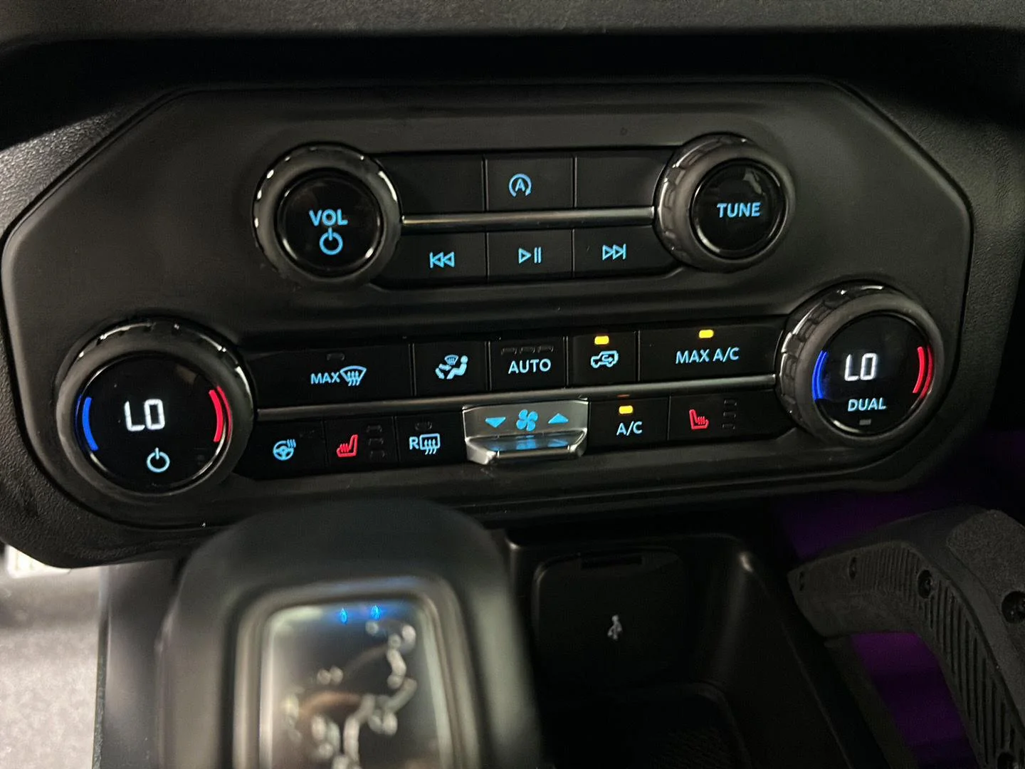 Used 2025 Shadow Black Ford Badlands image 18