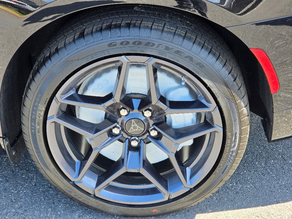 New 2026 Diamond Black Crystal Pearlcoat Dodge Scat Pack Plus image 4