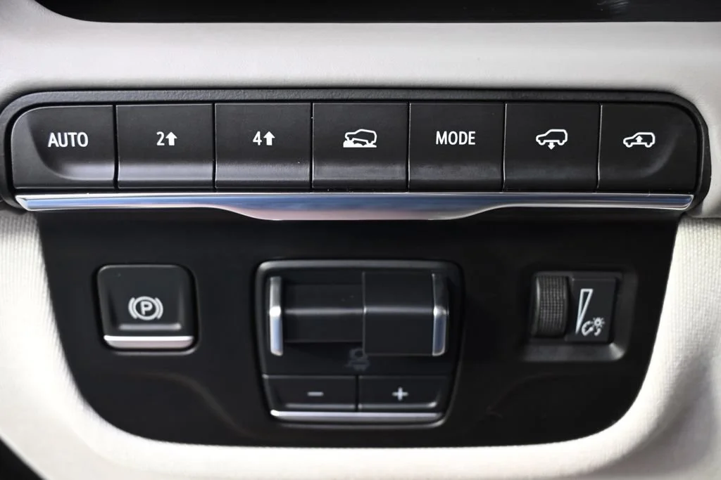 Used 2022 Galactic Gray Metallic Cadillac Sport Platinum image 26