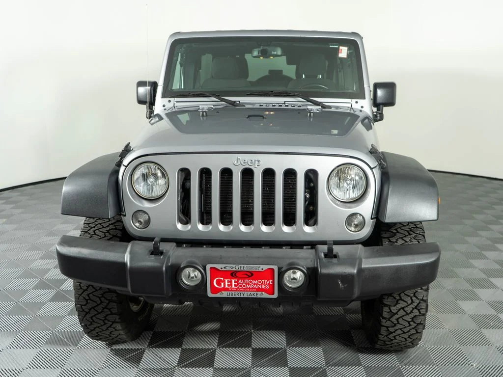 Used 2017 Silver Jeep Unlimited Sport image 2