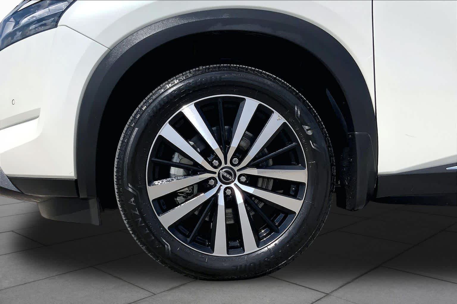 Used 2024 Pearl White Tricoat Nissan Platinum image 11