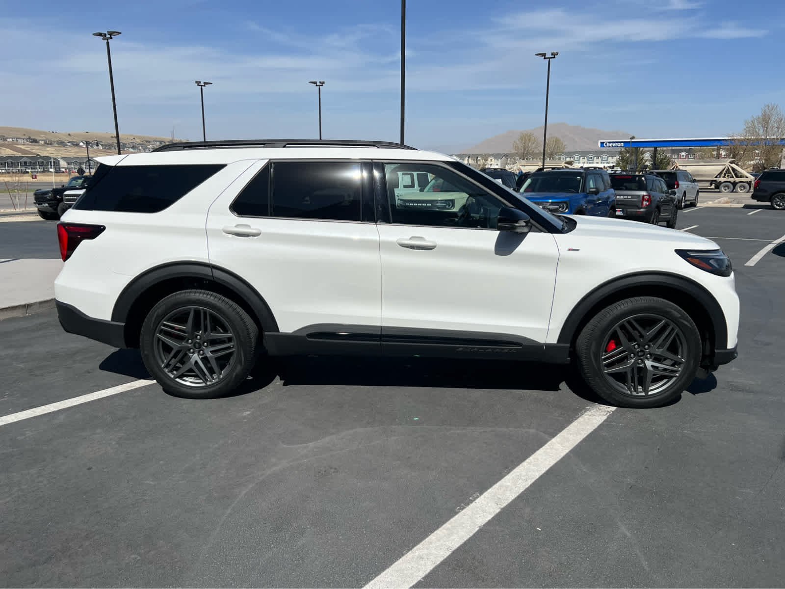 2025 Ford Explorer ST-LINE - Photo 6