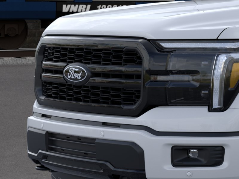 New 2026 Oxford White Ford LARIAT image 18