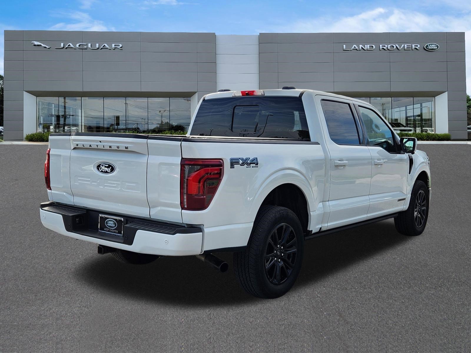 Used 2025 Star White Metallic Tri Coat Ford Platinum image 4