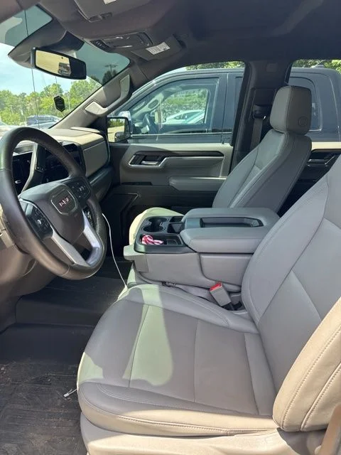 Used 2024 Silver GMC SLT image 4