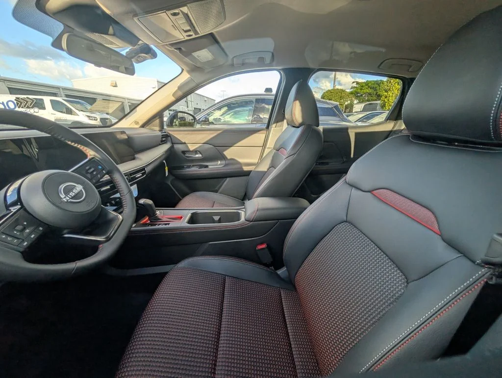 2025 Nissan Kicks SR - Photo 6