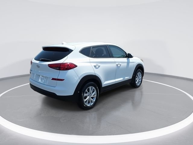 Used 2019 White Hyundai SE image 8