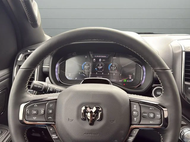 New 2026 Diamond Black Crystal Pearl-Coat Exterior Paint RAM Limited image 19