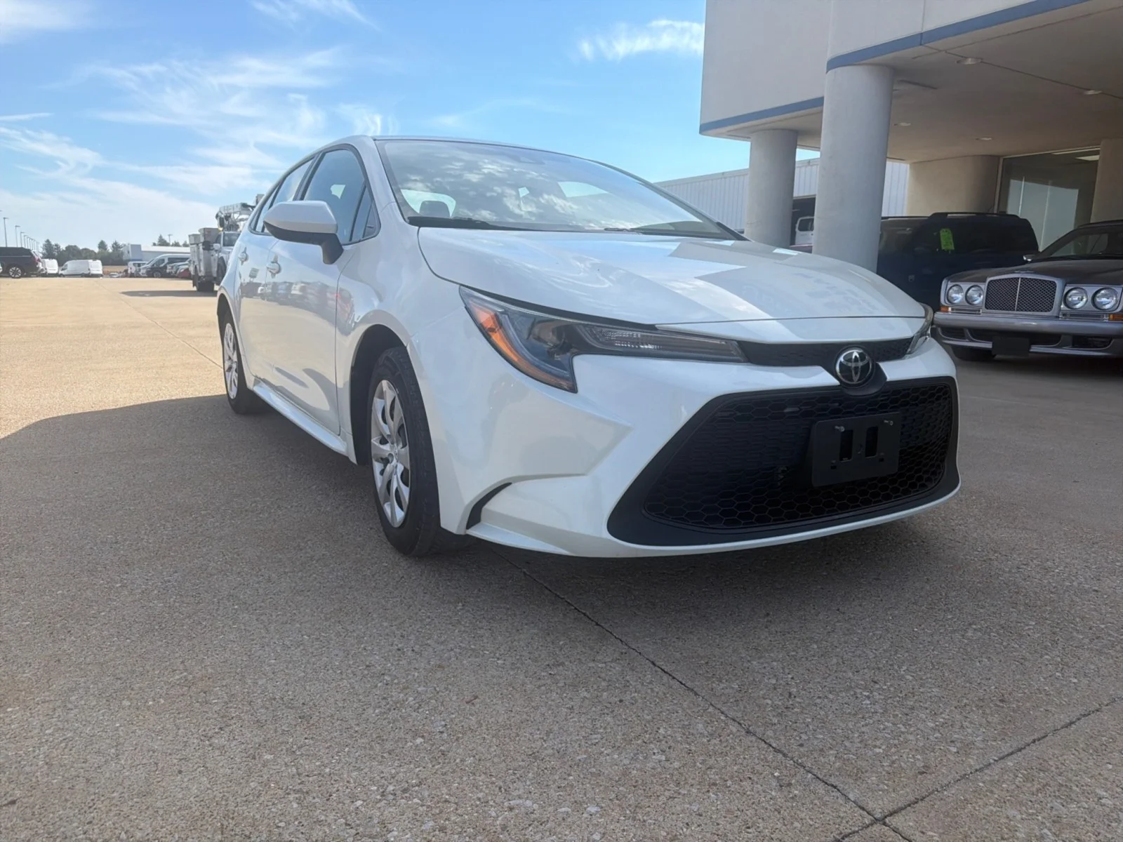 Used 2020 White Toyota LE image 2