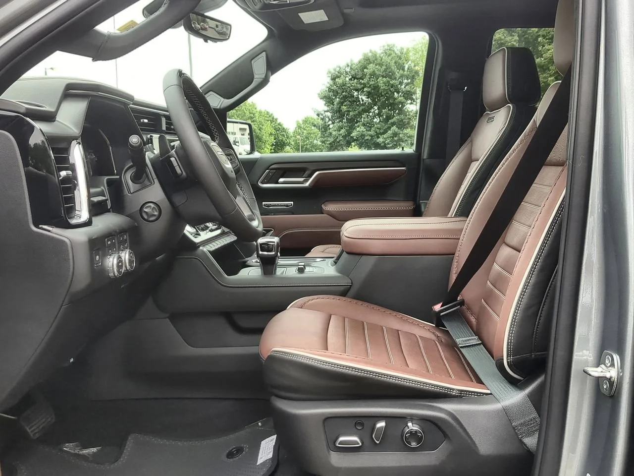 New 2026 Sterling Metallic GMC Denali Ultimate image 20